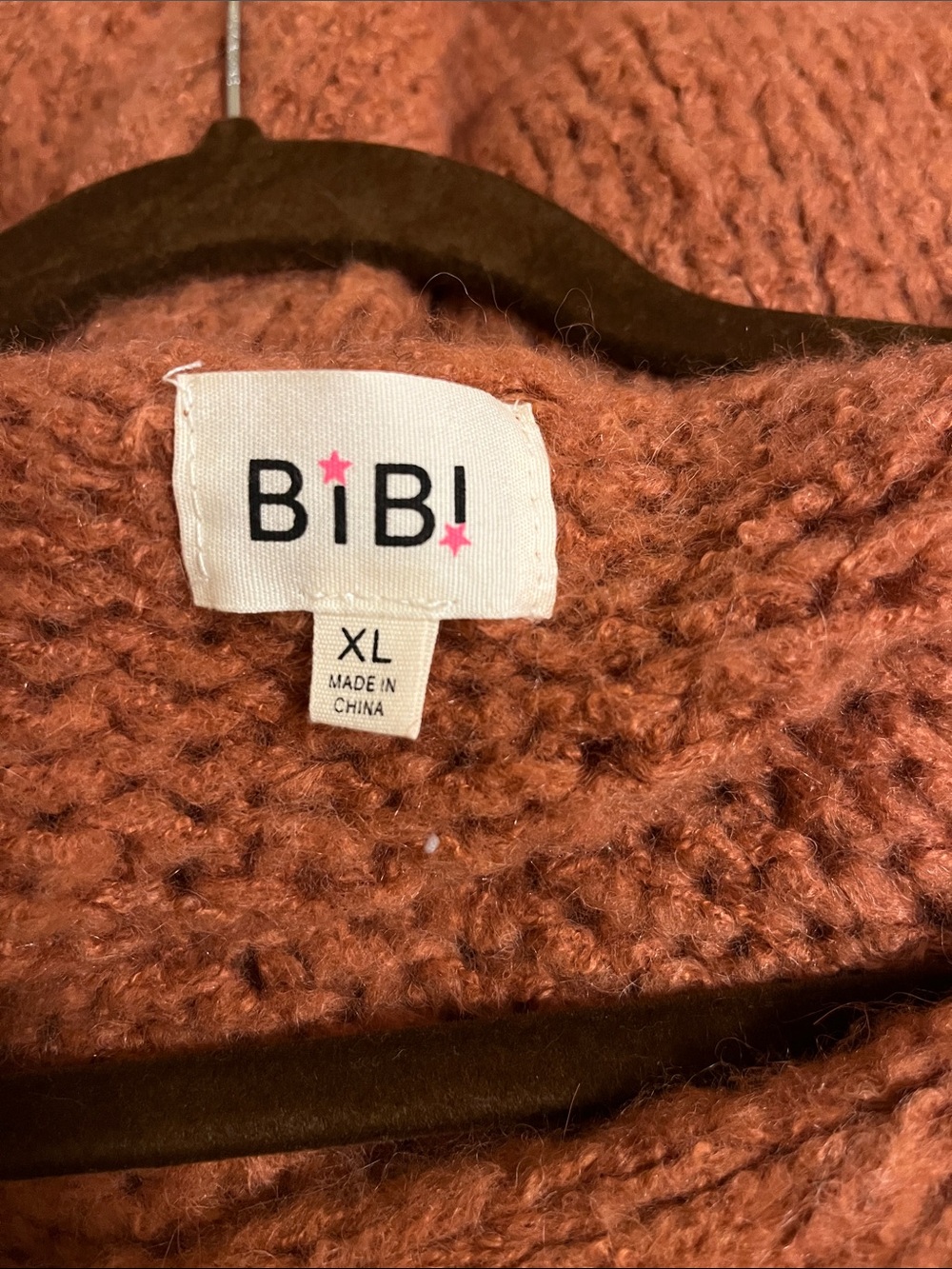 BiBi Chunky V-Neck Sweater in Rust Orange - Picture 2 of 3